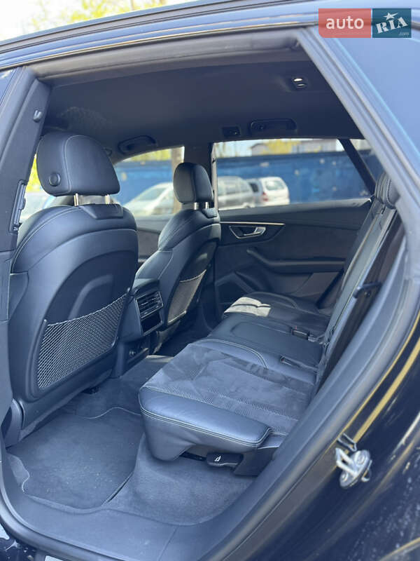 Внедорожник / Кроссовер Audi Q8 2019 в Киеве