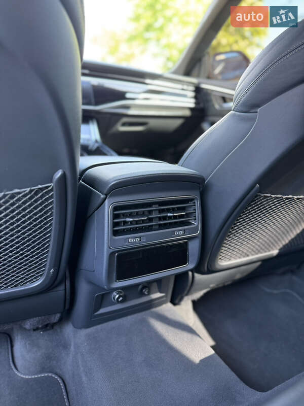 Внедорожник / Кроссовер Audi Q8 2019 в Киеве