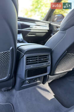 Внедорожник / Кроссовер Audi Q8 2019 в 