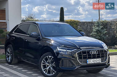 Позашляховик / Кросовер Audi Q8 2019 в 