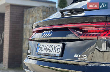 Позашляховик / Кросовер Audi Q8 2019 в 
