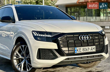 Позашляховик / Кросовер Audi Q8 2020 в 