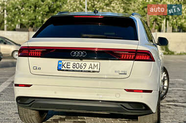 Позашляховик / Кросовер Audi Q8 2020 в 