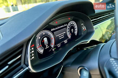 Позашляховик / Кросовер Audi Q8 2020 в 