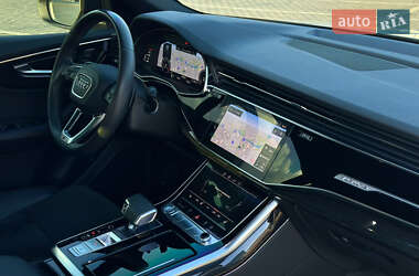 Позашляховик / Кросовер Audi Q8 2020 в 