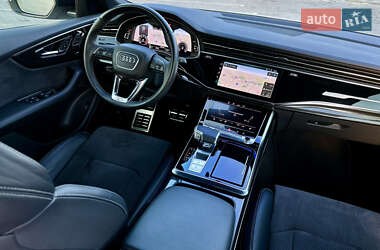 Позашляховик / Кросовер Audi Q8 2020 в 
