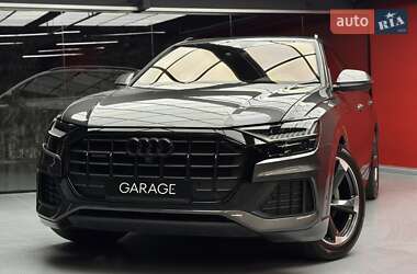 Внедорожник / Кроссовер Audi Q8 2021 в 