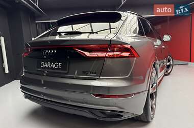Внедорожник / Кроссовер Audi Q8 2021 в 