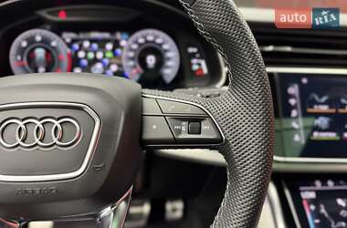 Внедорожник / Кроссовер Audi Q8 2021 в 