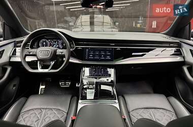 Внедорожник / Кроссовер Audi Q8 2021 в 