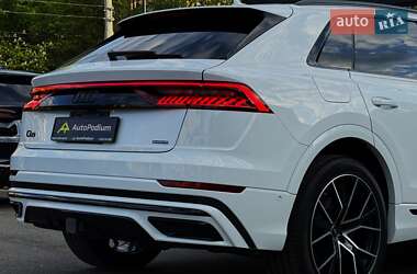Внедорожник / Кроссовер Audi Q8 2022 в 