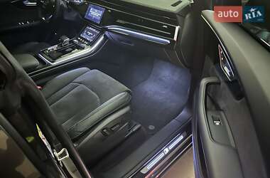 Внедорожник / Кроссовер Audi Q8 2020 в 