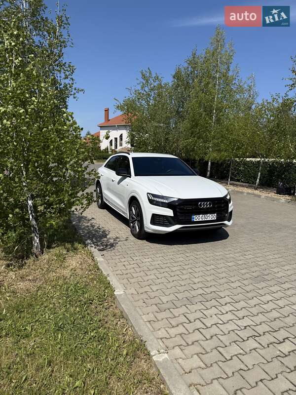 Внедорожник / Кроссовер Audi Q8 2019 в Одессе
