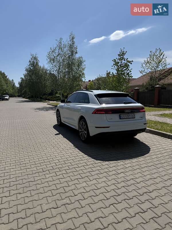 Внедорожник / Кроссовер Audi Q8 2019 в Одессе