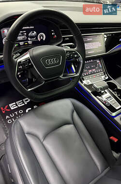 Внедорожник / Кроссовер Audi Q8 2021 в 