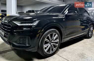 Внедорожник / Кроссовер Audi Q8 2023 в 