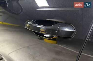Внедорожник / Кроссовер Audi Q8 2023 в 