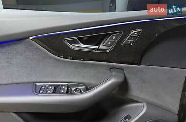 Внедорожник / Кроссовер Audi Q8 2023 в 