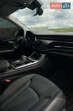 Внедорожник / Кроссовер Audi Q8 2022 в 