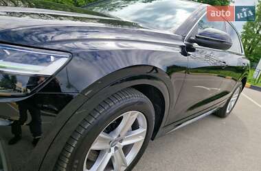 Внедорожник / Кроссовер Audi Q8 2019 в 