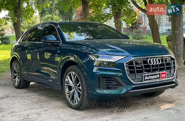 Внедорожник / Кроссовер Audi Q8 2021 в 
