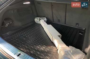 Внедорожник / Кроссовер Audi Q8 2021 в 