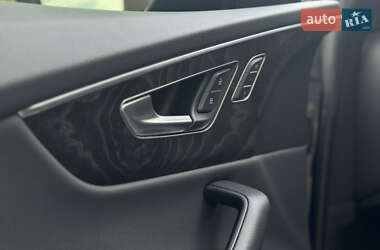 Внедорожник / Кроссовер Audi Q8 2023 в 
