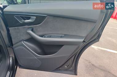 Внедорожник / Кроссовер Audi Q8 2018 в 