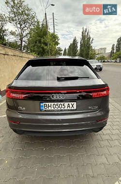 Внедорожник / Кроссовер Audi Q8 2020 в 