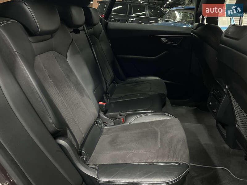 Внедорожник / Кроссовер Audi Q8 2019 в Киеве