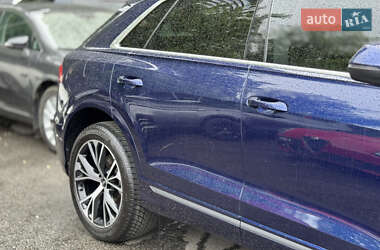 Внедорожник / Кроссовер Audi Q8 2021 в 