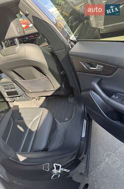 Позашляховик / Кросовер Audi Q8 2019 в 
