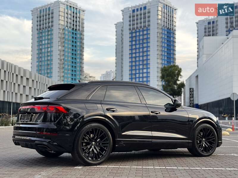 Внедорожник / Кроссовер Audi Q8 2025 в Одессе