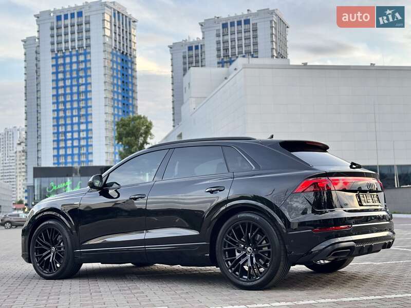 Внедорожник / Кроссовер Audi Q8 2025 в Одессе