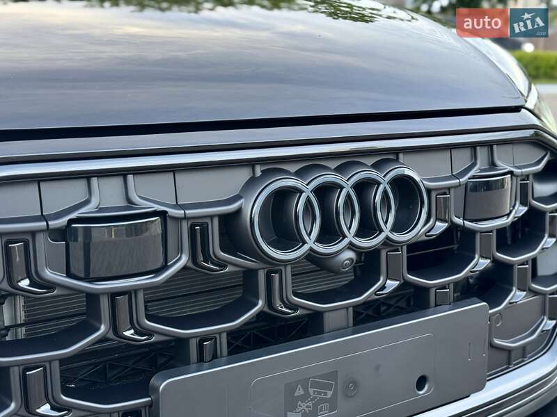 Внедорожник / Кроссовер Audi Q8 2025 в Одессе