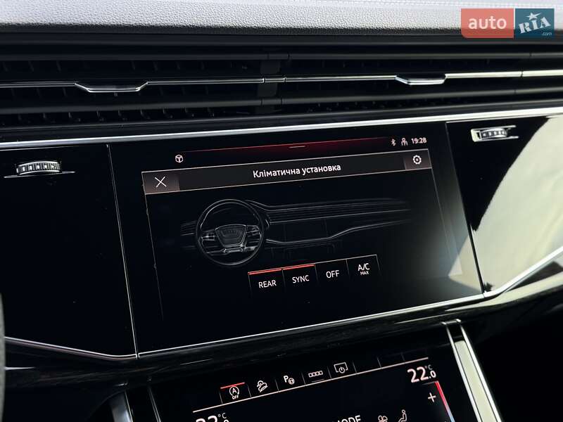 Внедорожник / Кроссовер Audi Q8 2025 в Одессе