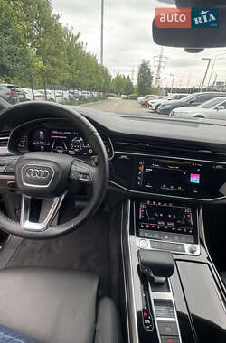 Внедорожник / Кроссовер Audi Q8 2019 в 