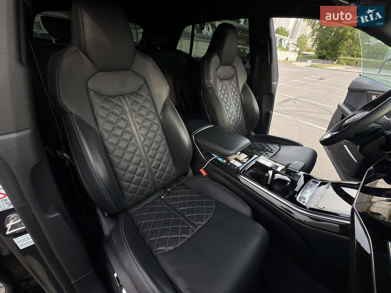 Позашляховик / Кросовер Audi Q8 2023 в Києві
