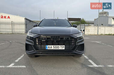 Внедорожник / Кроссовер Audi Q8 2023 в 