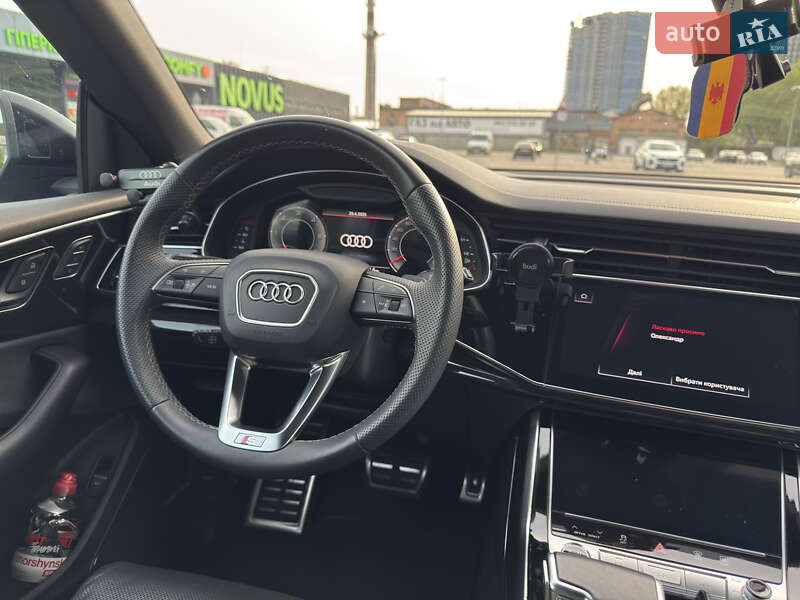 Позашляховик / Кросовер Audi Q8 2023 в Києві