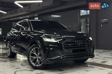 Позашляховик / Кросовер Audi Q8 2020 в Дніпрі
