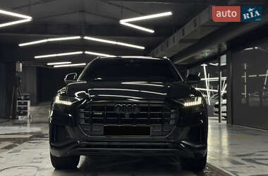 Внедорожник / Кроссовер Audi Q8 2020 в 