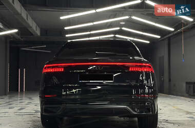 Внедорожник / Кроссовер Audi Q8 2020 в 