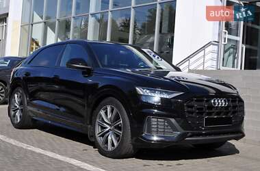Позашляховик / Кросовер Audi Q8 2018 в 