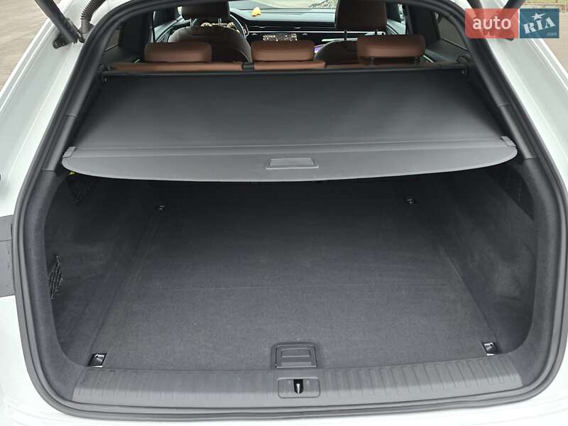 Внедорожник / Кроссовер Audi Q8 2024 в Киеве