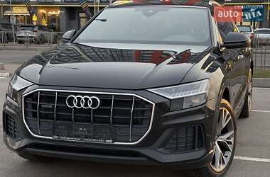 Внедорожник / Кроссовер Audi Q8 2021 в 