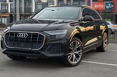 Внедорожник / Кроссовер Audi Q8 2021 в 
