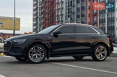 Внедорожник / Кроссовер Audi Q8 2021 в 