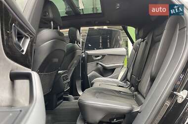 Внедорожник / Кроссовер Audi Q8 2021 в 