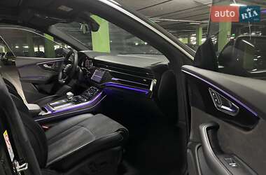 Внедорожник / Кроссовер Audi Q8 2021 в 